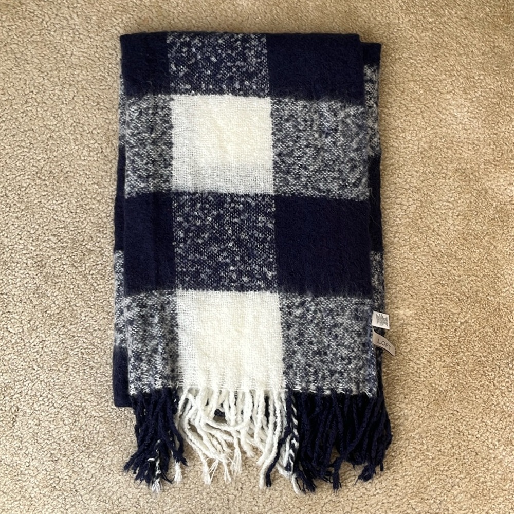 LOFT Acrylic Navy Blue White Buffalo Plaid Blanket Scarf
